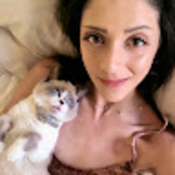 Meet your Posher, Amina - Picture 1 of 1